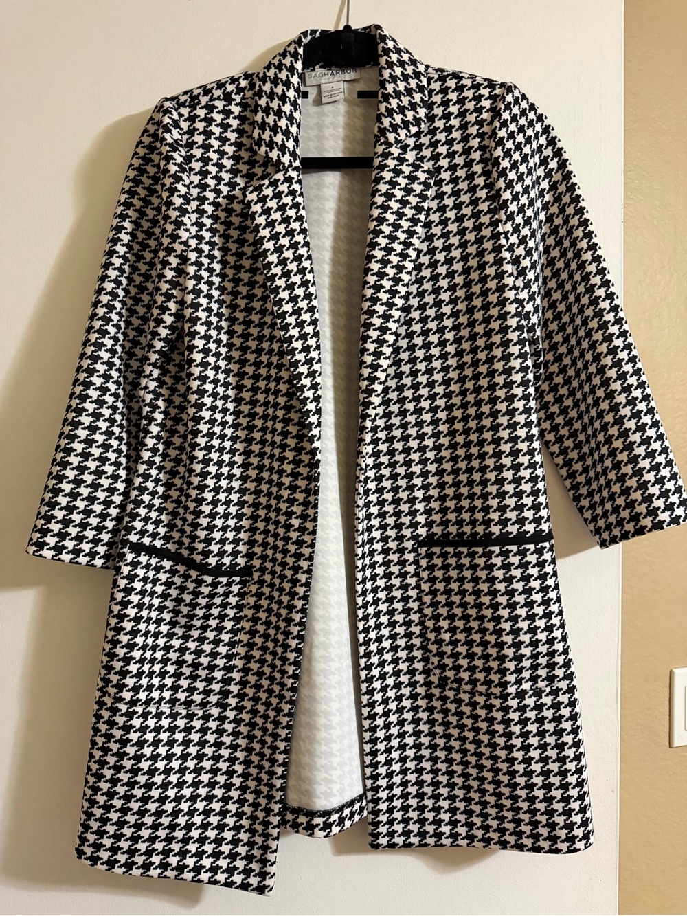 Sag Harbor Black & White Houndstooth Open-Front Blazer